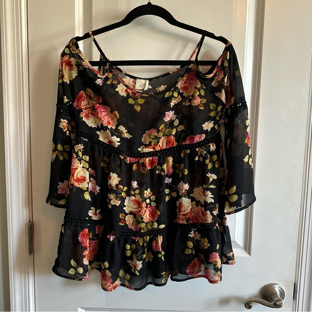 Paper Crane | Cold Shoulder Flowy Blouse 3/4 Sleeve Rose Embroidery Size XS
